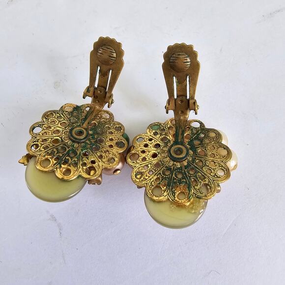 Vintage Beaded Earrings Clip On Gold Tone Leaf Faux Pearl Cluster AB stones Fall - Picture 7 of 8